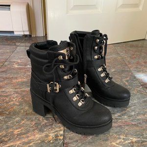 Guess Canaly Platform Combat Boot Sz7 NWT